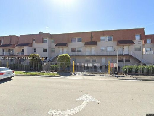 Complexes résidentiels à Hialeah, Comté de Miami-Dade