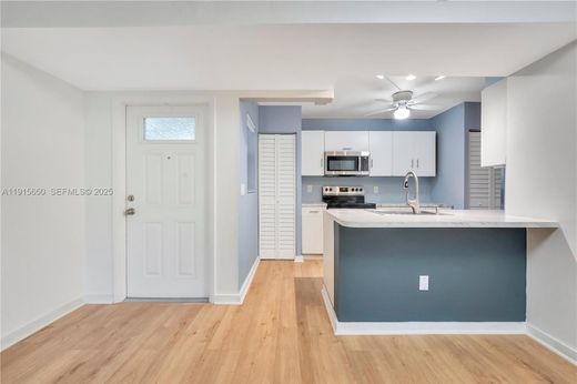 Residential complexes in Miami, Miami-Dade