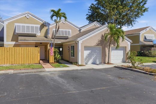 Townhouse in Pembroke Pines, Broward County