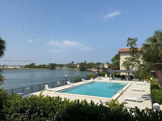 Complesso residenziale a Miami, Miami-Dade County