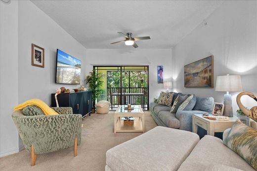 Residential complexes in Palm Beach Gardens, Palm Beach