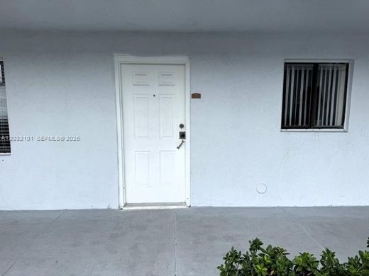 Complexos residenciais - Hialeah, Miami-Dade County