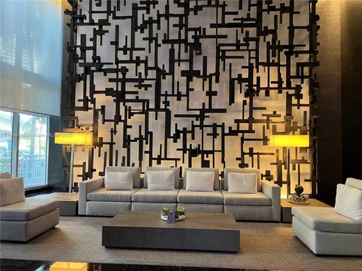 Hallandale Beach, Broward Countyのアパートメント・コンプレックス