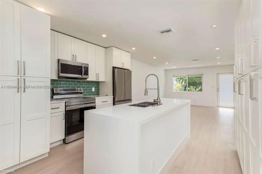 Таунхаус, Oakland Park, Broward County