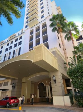 Residential complexes in Coral Gables, Miami-Dade
