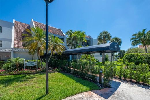 Residential complexes in Weston, Broward County
