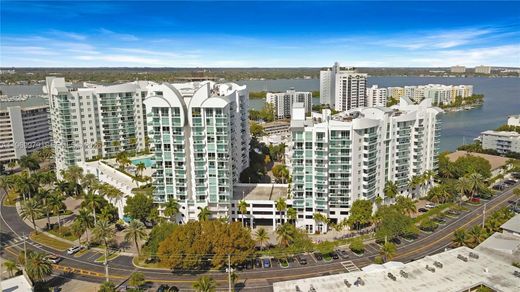 Residential complexes in North Bay Village, Miami-Dade