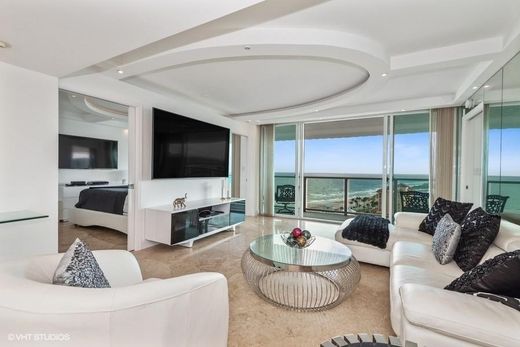 Residential complexes in Deerfield Beach, Broward County
