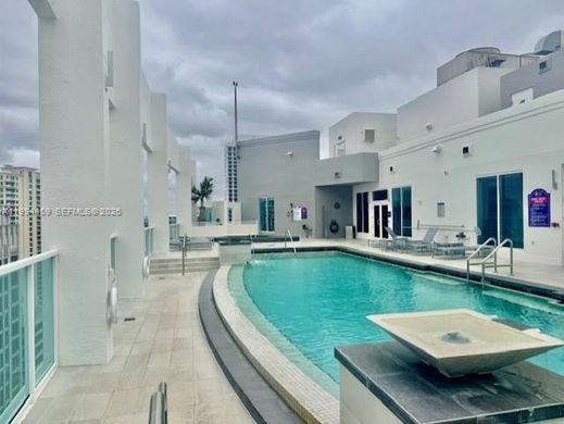 Residential complexes in Fort Lauderdale, Broward County
