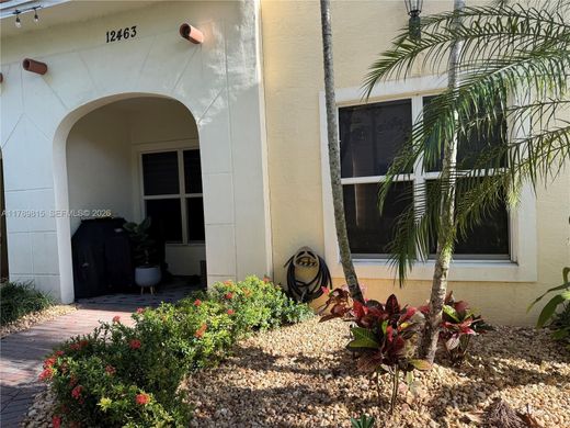 Townhouse in Pembroke Pines, Broward County