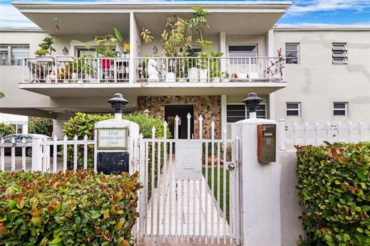 Residential complexes in Miami Beach, Miami-Dade