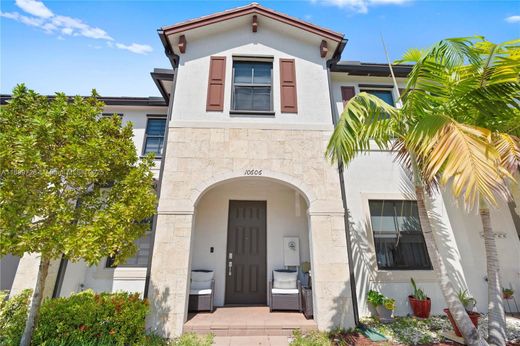 Stadswoning in Hialeah, Miami-Dade County