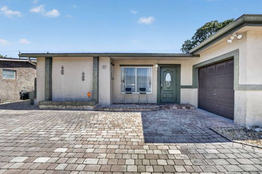 Villa in Sunrise, Broward County