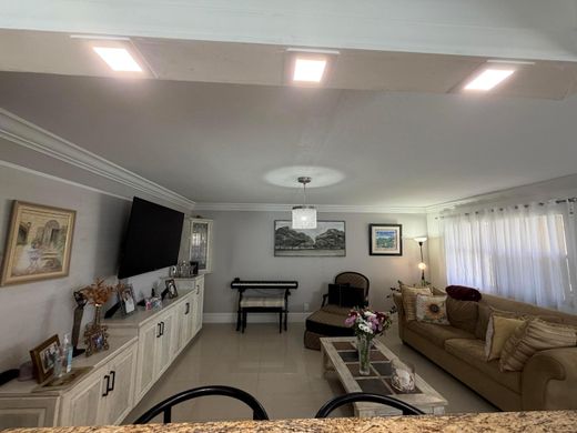 Residential complexes in Delray Beach, Palm Beach