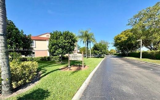 公寓楼  Pembroke Pines, Broward County