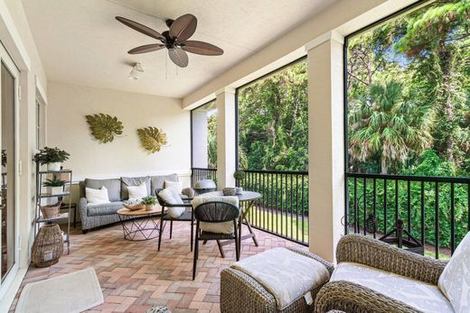 Residential complexes in Palm Beach Gardens, Palm Beach