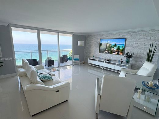 Residential complexes in Hallandale, Broward County