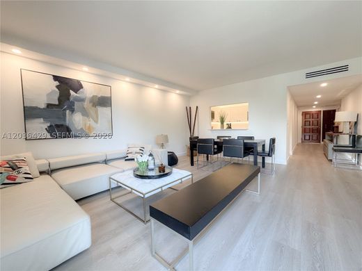 Residential complexes in Key Biscayne, Miami-Dade