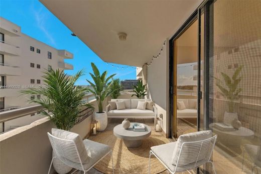 Residential complexes in Miami Beach, Miami-Dade