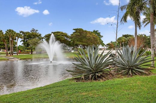 Residential complexes in Coconut Creek, Broward County