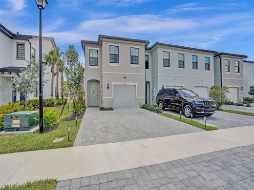 Townhouse in Oakland Park, Broward County