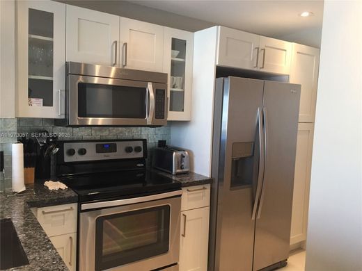 Complexos residenciais - Hallandale Beach, Broward County