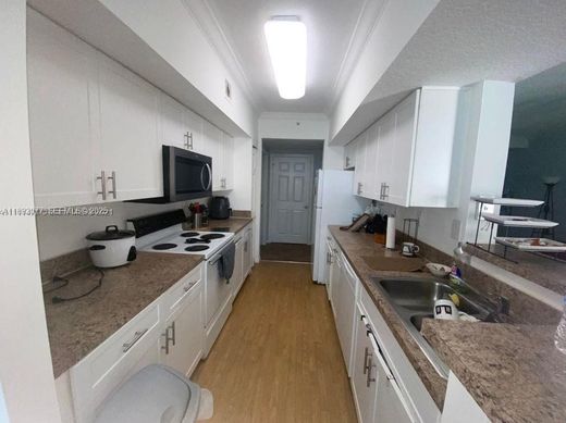 Residential complexes in Pembroke Pines, Broward County