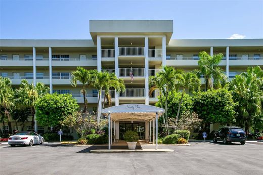 Residential complexes in Pompano Beach, Broward County