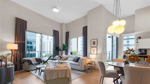 ‏בניין ב  מיאמי, Miami-Dade County