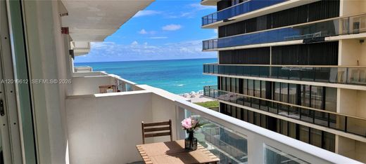 Kamienica w Surfside, Miami-Dade County