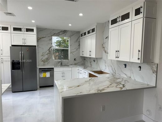 ﻓﻴﻼ ﻓﻲ ميامي، فلوريدا, Miami-Dade County