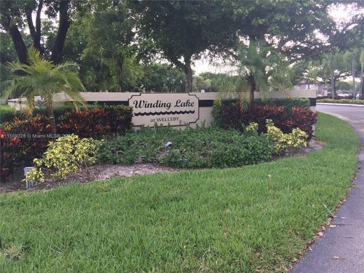 Residential complexes in Sunrise, Broward County