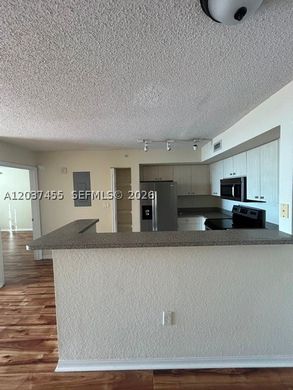 Residential complexes in West Palm Beach, Palm Beach
