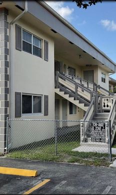 Townhouse in Cooper City, Broward County
