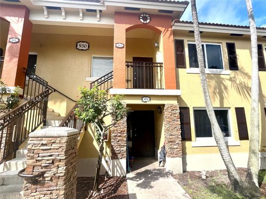 Residential complexes in Homestead, Miami-Dade
