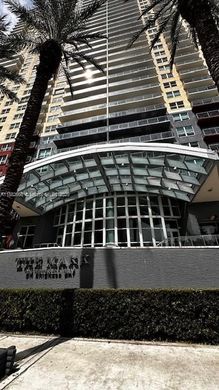 マイアミ, Miami-Dade Countyのアパートメント・コンプレックス