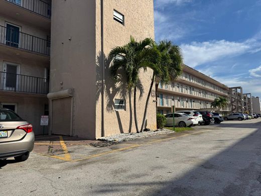 Komplex apartman Palm Springs, Palm Beach County