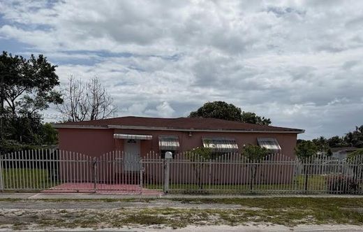 Villa in North Miami, Miami-Dade County