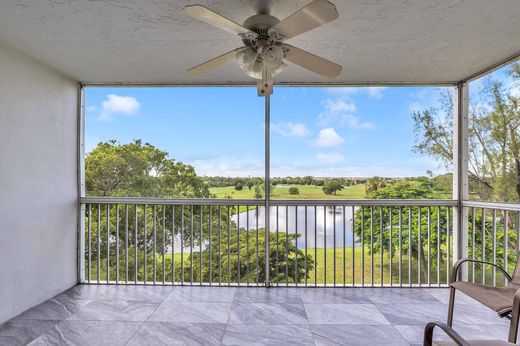 Residential complexes in Pompano Beach, Broward County