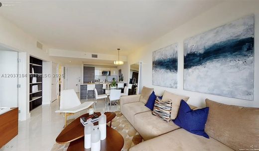 Residential complexes in Coral Gables, Miami-Dade