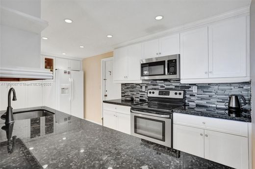 Wohnkomplexe in Hallandale Beach, Broward County