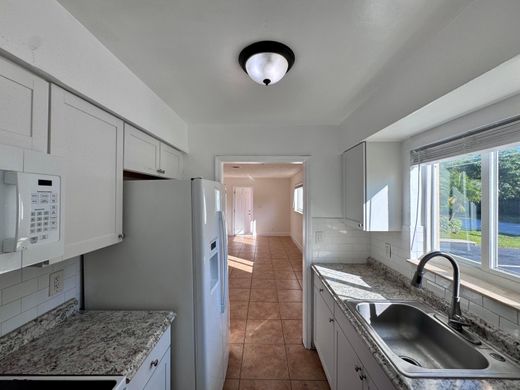 Residential complexes in Pompano Beach, Broward County