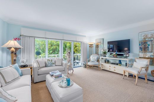 Residential complexes in Palm Beach, Florida