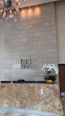 マイアミ, Miami-Dade Countyのアパートメント・コンプレックス