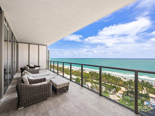 Residential complexes in Bal Harbour, Miami-Dade