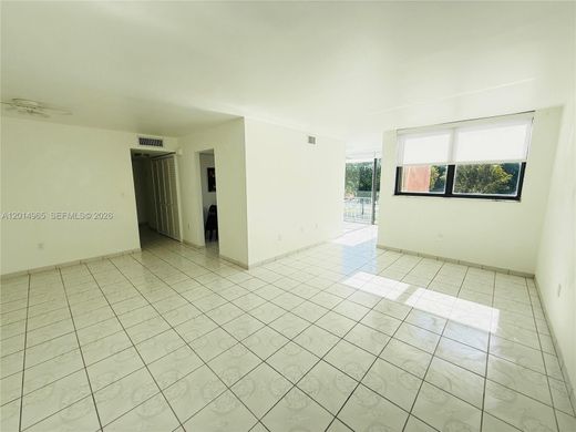 Residential complexes in Miami Terrace Mobile Home, Miami-Dade