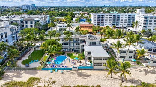 Residential complexes in Lauderdale by the sea, Broward County