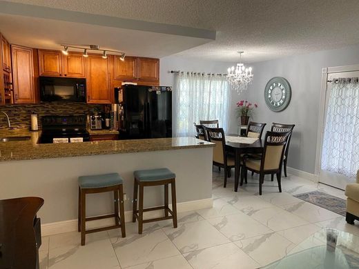 Residential complexes in Delray Beach, Palm Beach