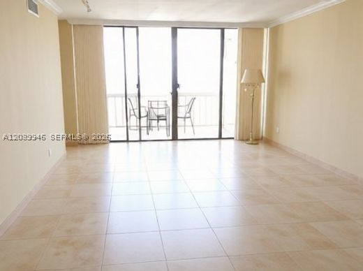 Komplex apartman Aventura, Miami-Dade County