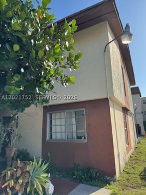 Wohnkomplexe in Sweetwater, Miami-Dade County